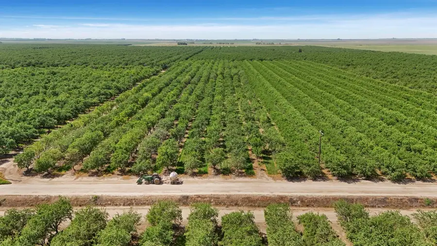 4866 E Roosevelt Road, Chowchilla, CA 93610 - #3