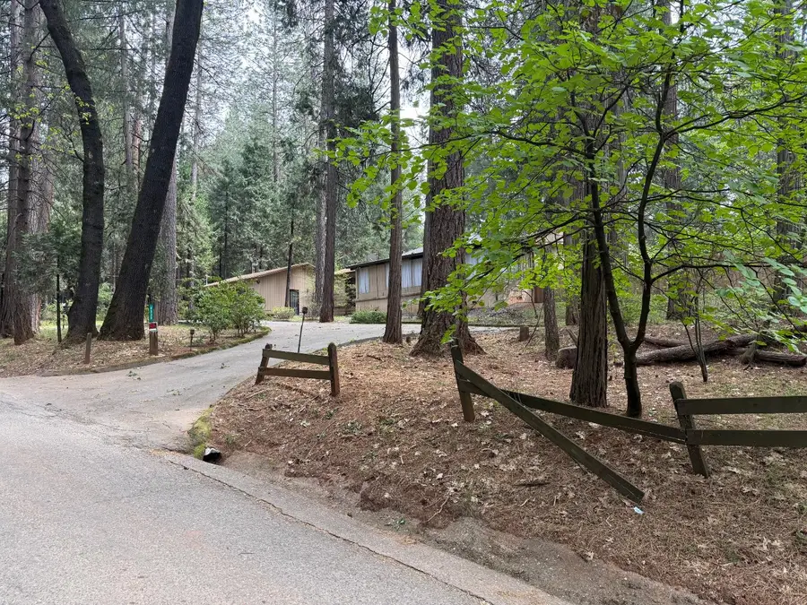 6538 Perry Rd, Magalia, CA 95954 - #3