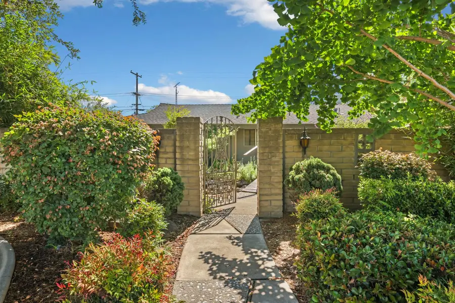 2406 Kenmore Court, Modesto, CA 95350 - #3