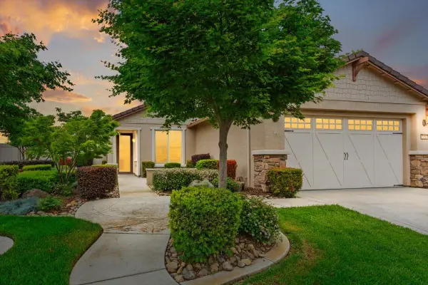 2053 Shady Oak Street, Manteca, CA 95336