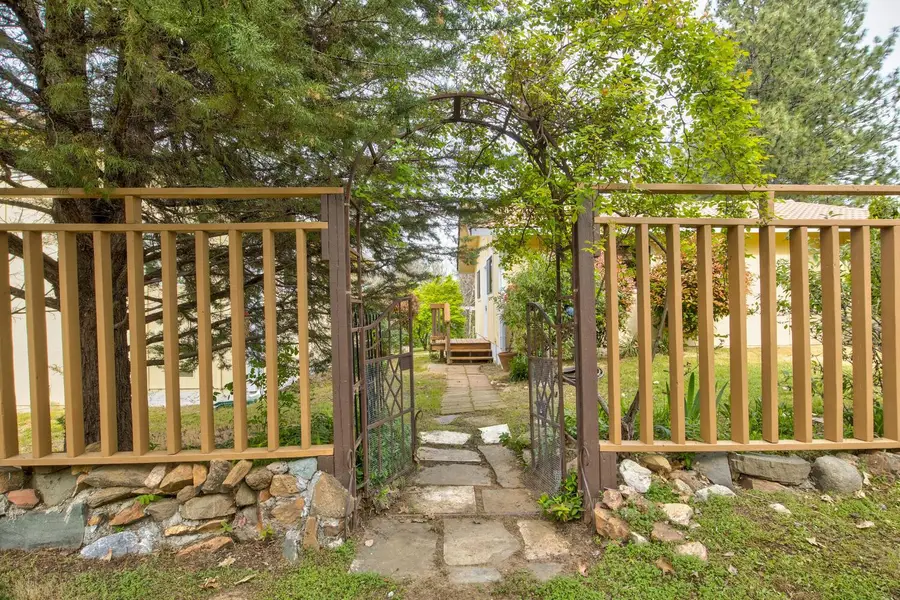 5196 Stagecoach Hill, Mountain Ranch, CA 95246 - #2