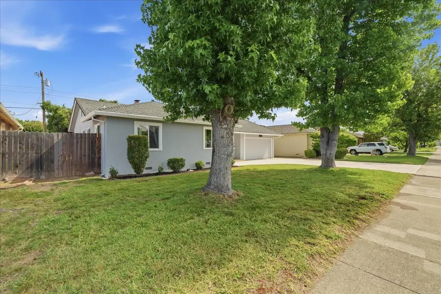 1437 W Elm Street, Lodi, CA 95242 - #3
