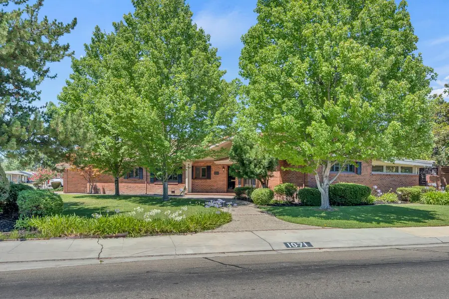 1071 W Monterey Avenue, Stockton, CA 95204 - #3