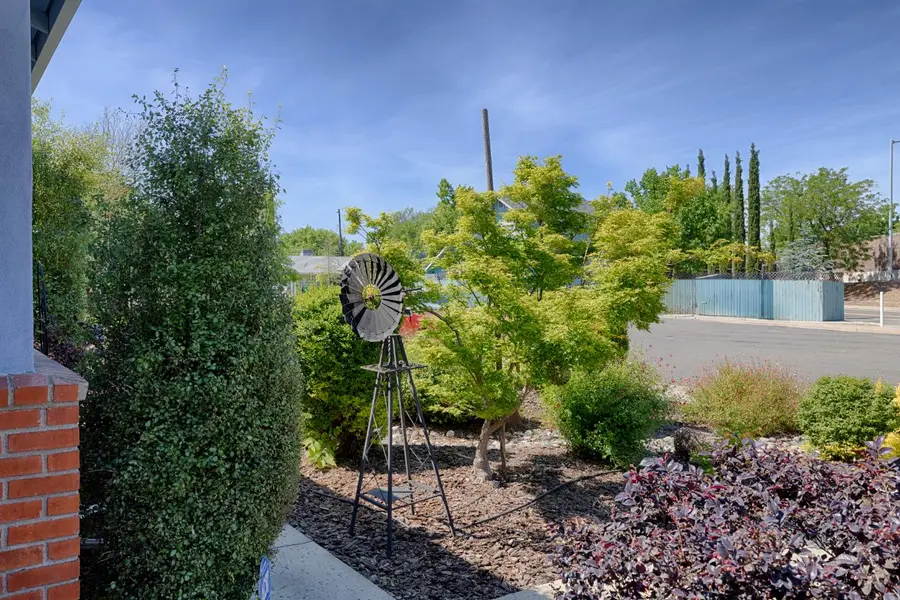 6214 1st Avenue, Sacramento, CA 95817 - #2