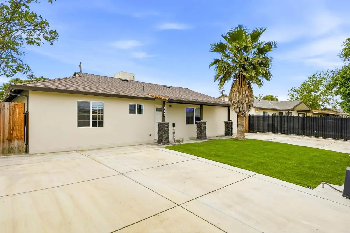 654 Alamos Avenue, Sacramento, CA 95815 - #1