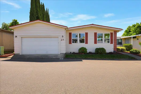 27 Hancock Drive, Roseville, CA 95678