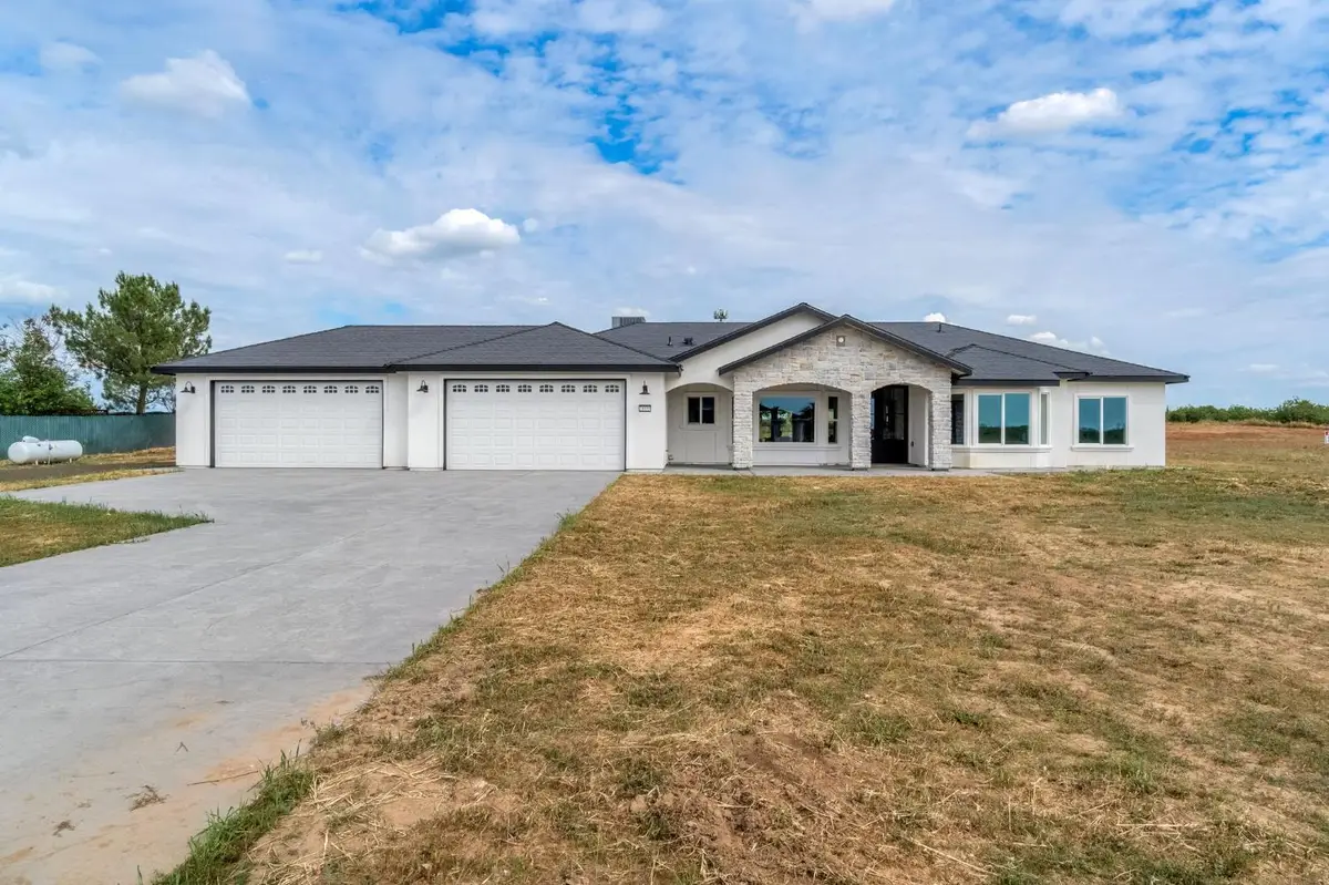 21035 Forest Glen Road, Madera, CA 93638 - #1