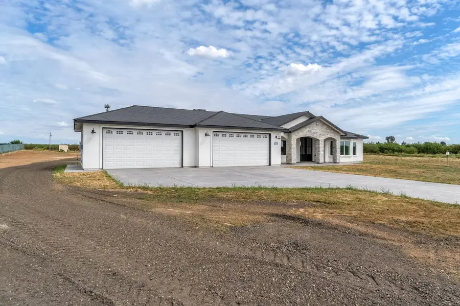 21035 Forest Glen Road, Madera, CA 93638 - #2