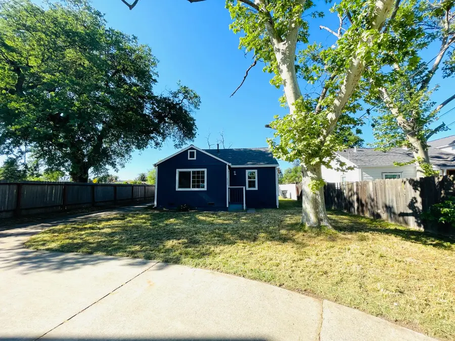 1757 Kenwood Street, Sacramento, CA 95815 - #2