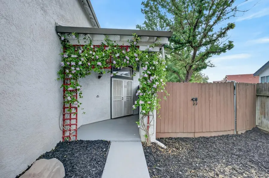 4949 Winter Oak Way, Antelope, CA 95843 - #3