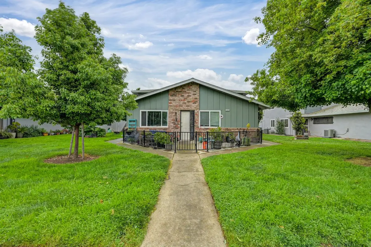 9032 El Cajon Way #4, Sacramento, CA 95826 - #1