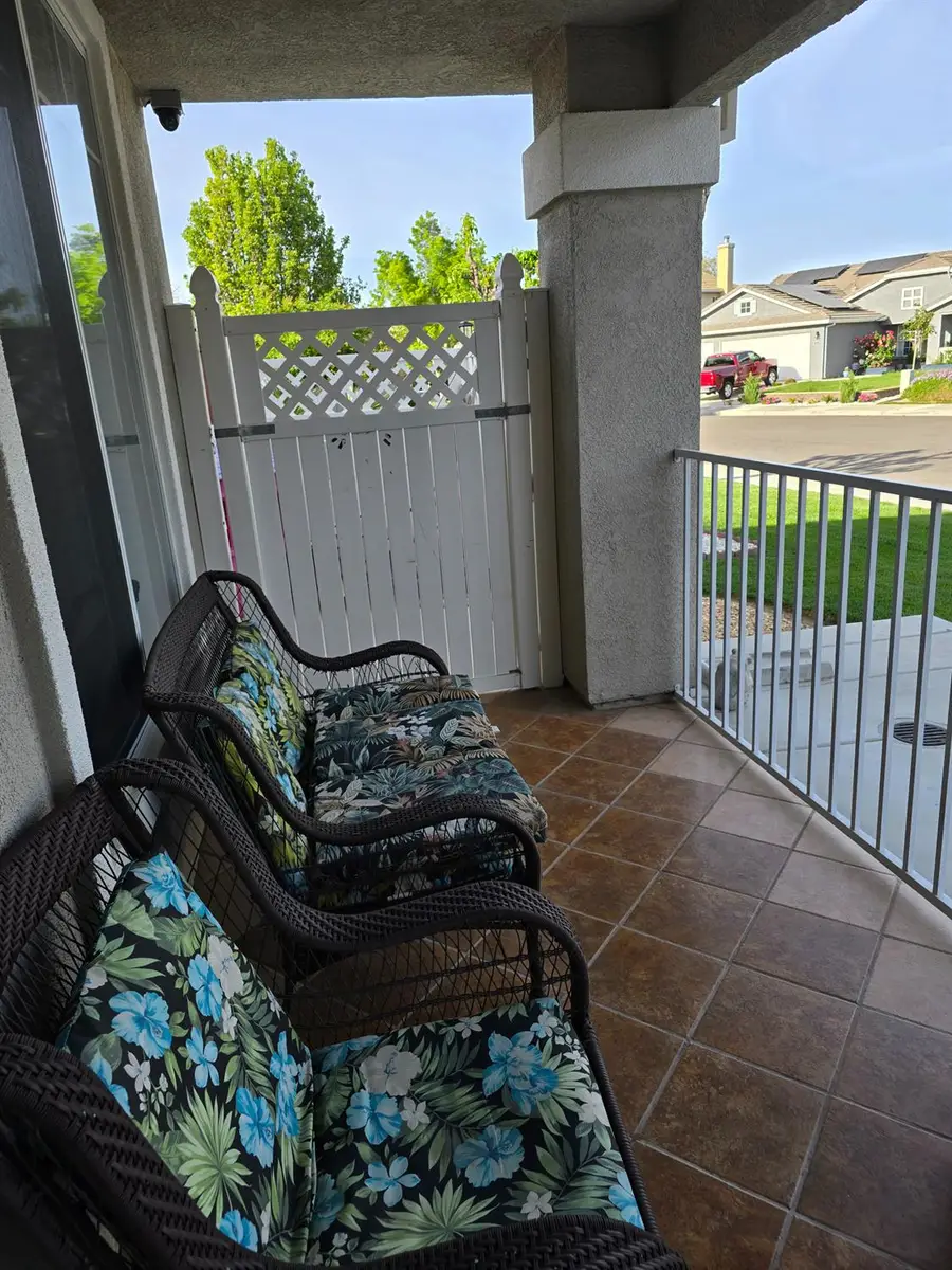 1683 Iris Street, Los Banos, CA 93635 - #3