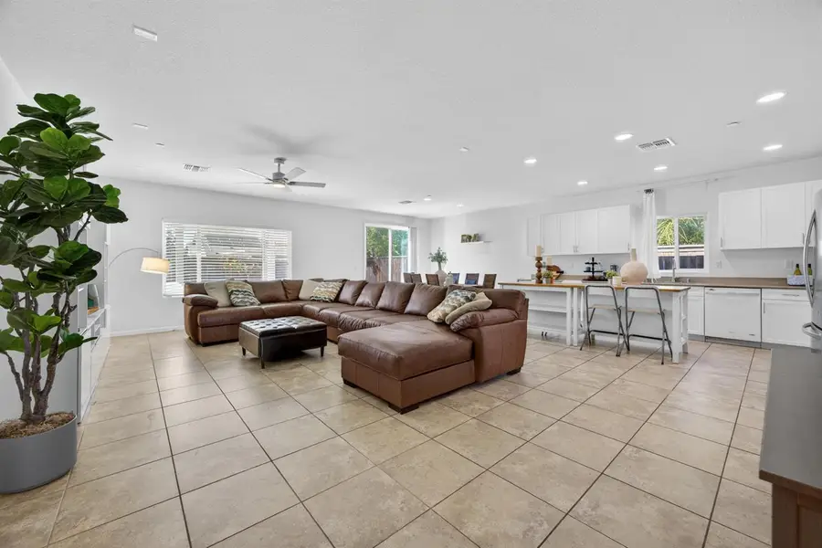 7620 Ferrell Way, Elk Grove, CA 95757 - #2