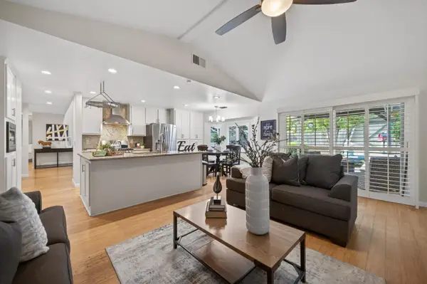 9349 Rolling Glenn Ct, Orangevale, CA 95662