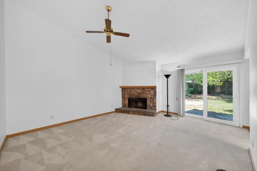 9353 Aizenberg Circle, Elk Grove, CA 95624 - #3