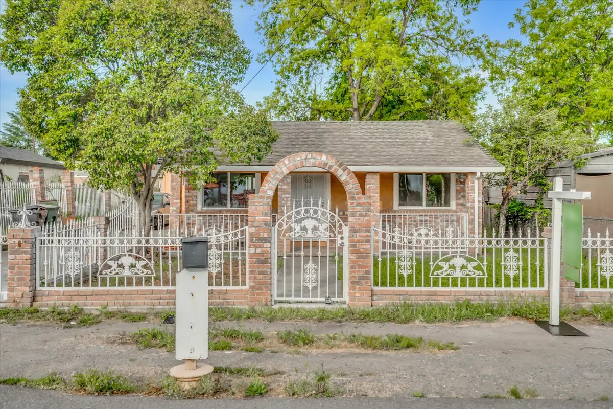 511 S Gertrude Avenue, Stockton, CA 95215 - #1