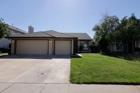 8724 Kentshire Way, Sacramento, CA 95828
