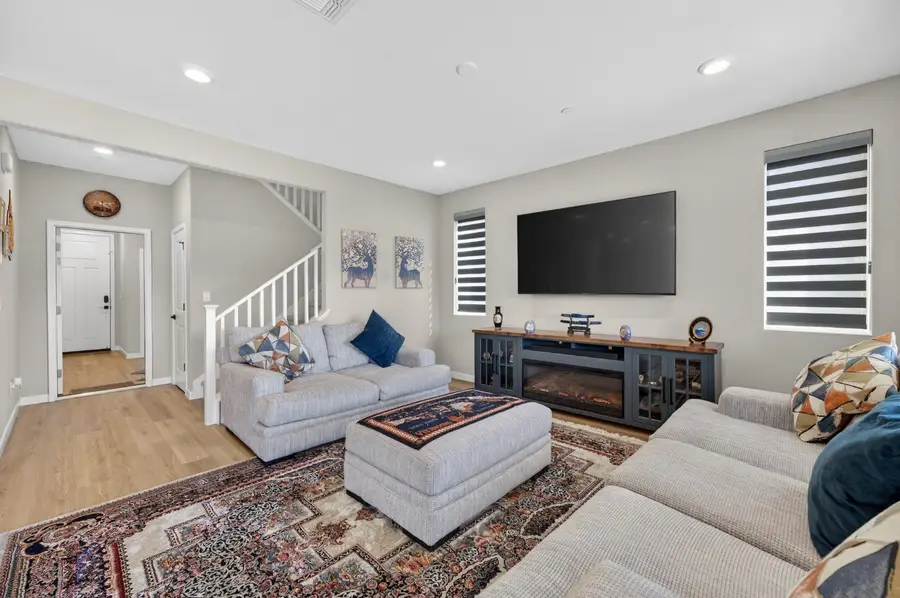 2049 Borealis Circle, Roseville, CA 95747 - #2