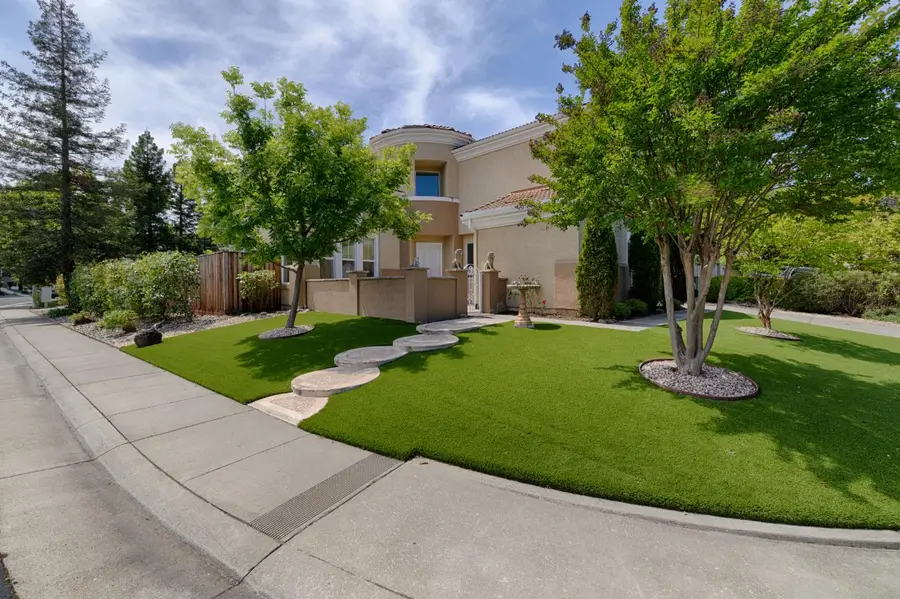 301 Marie Court, Roseville, CA 95661 - #2