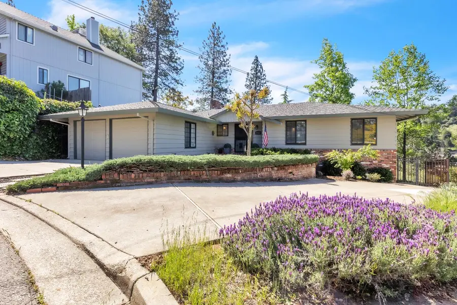 806 Blue Bell Court, Placerville, CA 95667 - #3