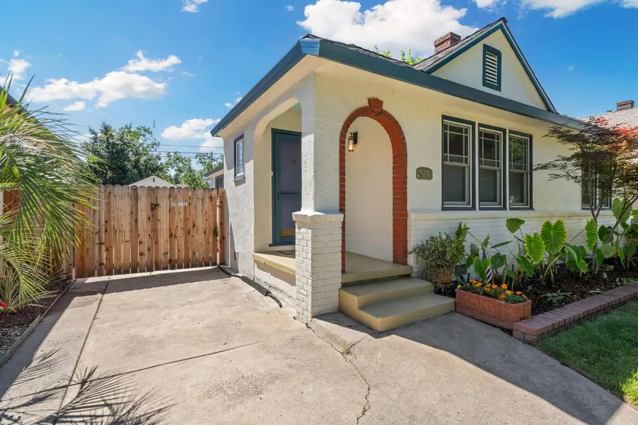 5032 8th Avenue, Sacramento, CA 95820 - #2