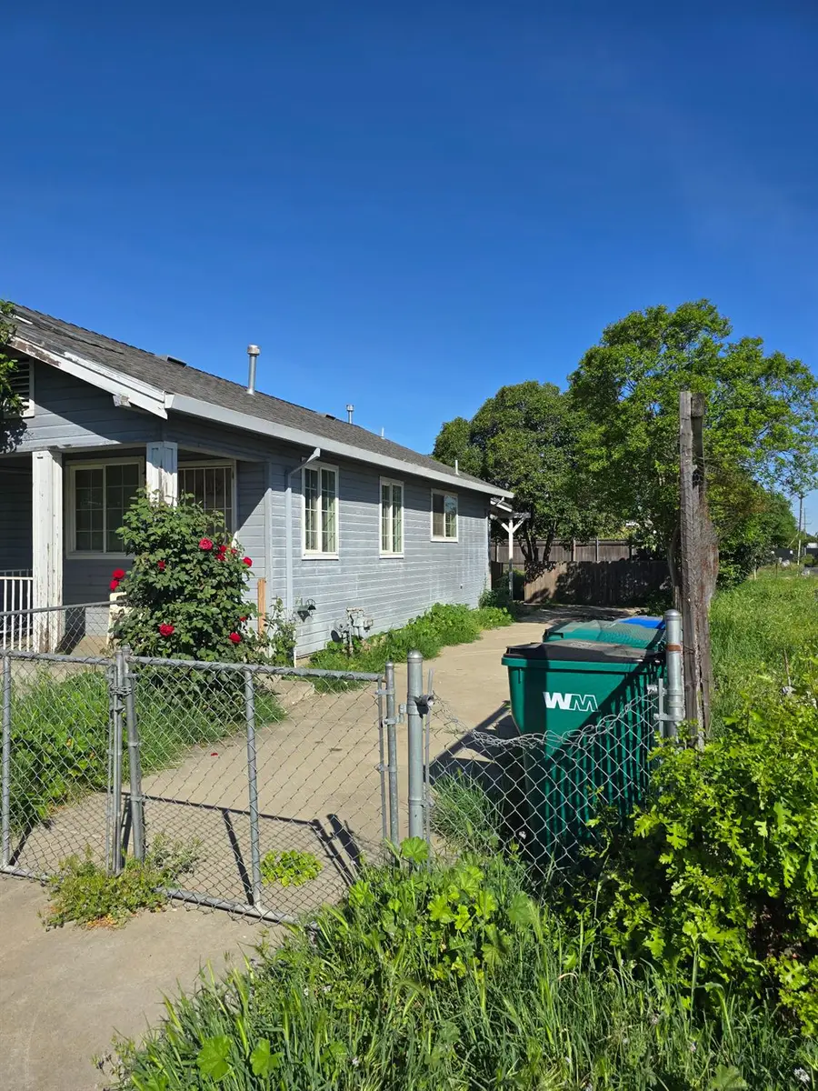 1865 E Acacia Street, Stockton, CA 95205 - #3