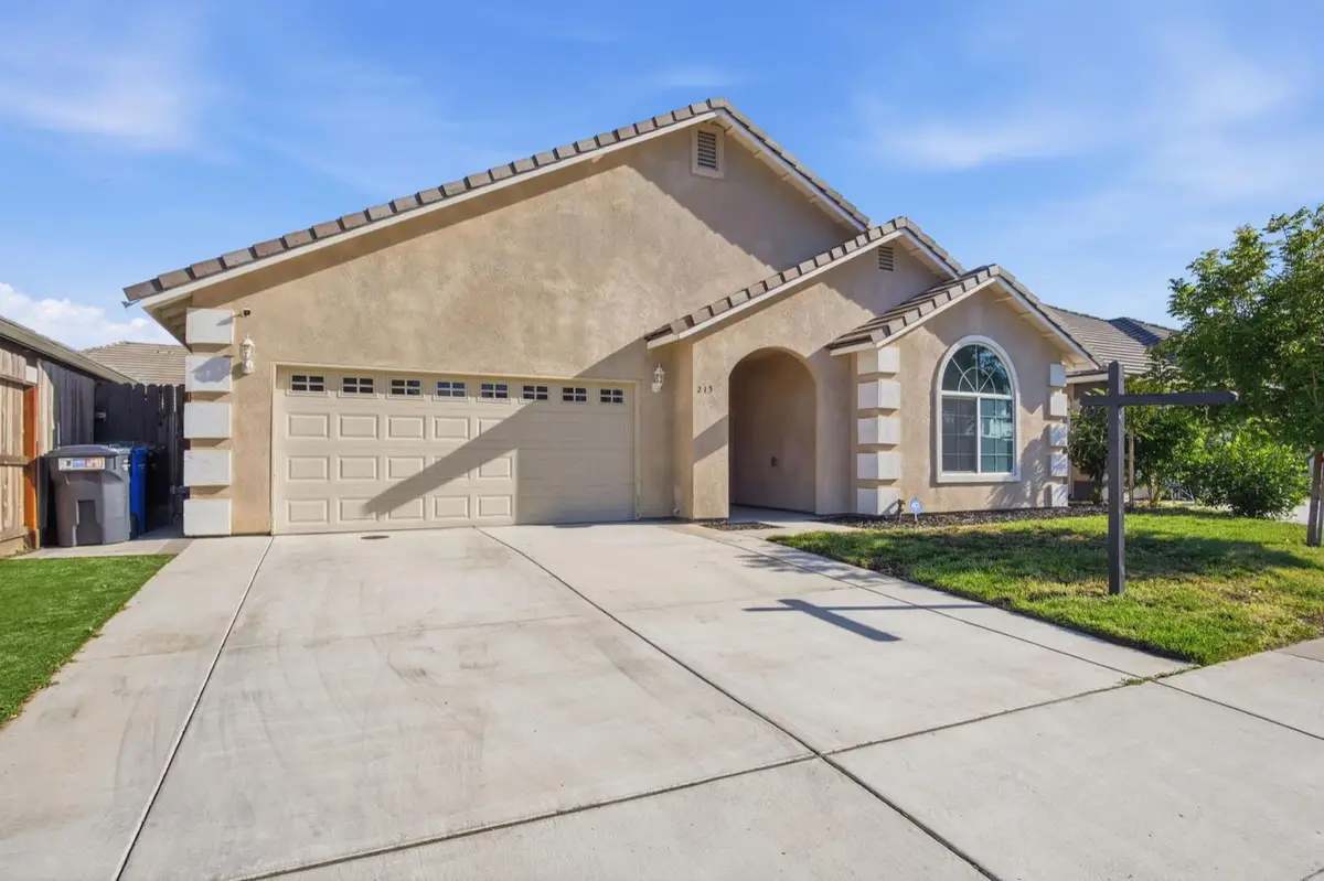 215 E Hawkeye Avenue, Turlock, CA 95380 - #1