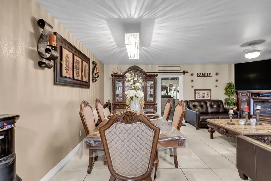 1427 Snyder Street, Manteca, CA 95336 - #3