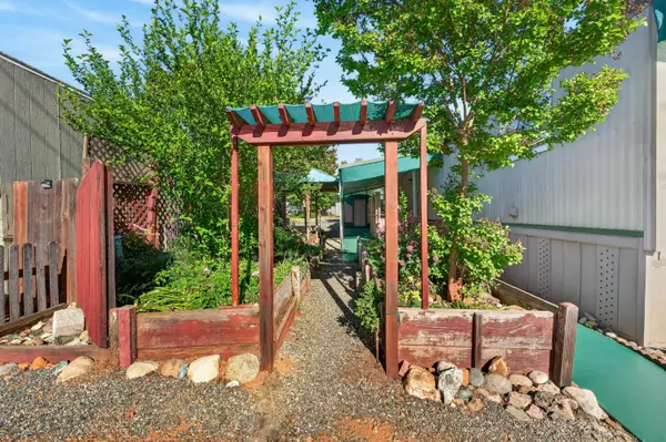 3945 Grass Valley Hwy #28, Auburn, CA 95602