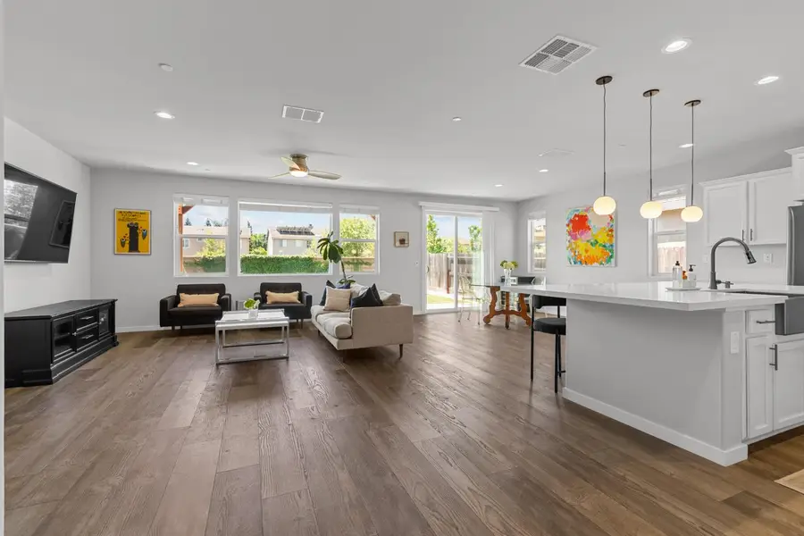 1040 Monterey Way, Plumas Lake, CA 95961 - #3