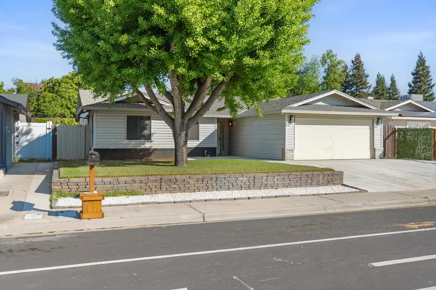 1348 E D, Oakdale, CA 95361 - #3