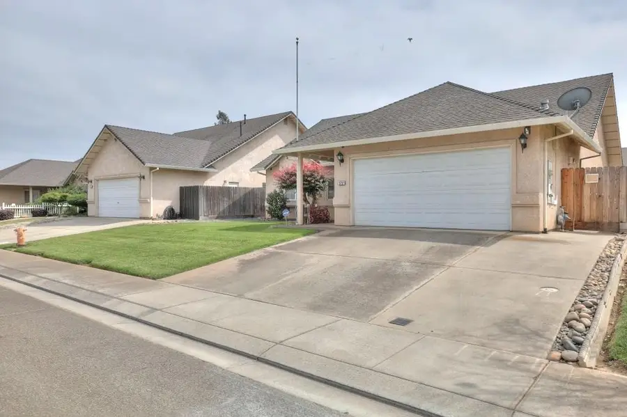 3732 Incline Way, Riverbank, CA 95367 - #3