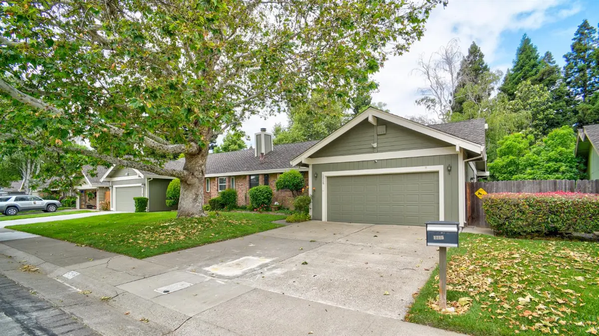 1215 Spruce Tree Circle, Sacramento, CA 95831 - #1