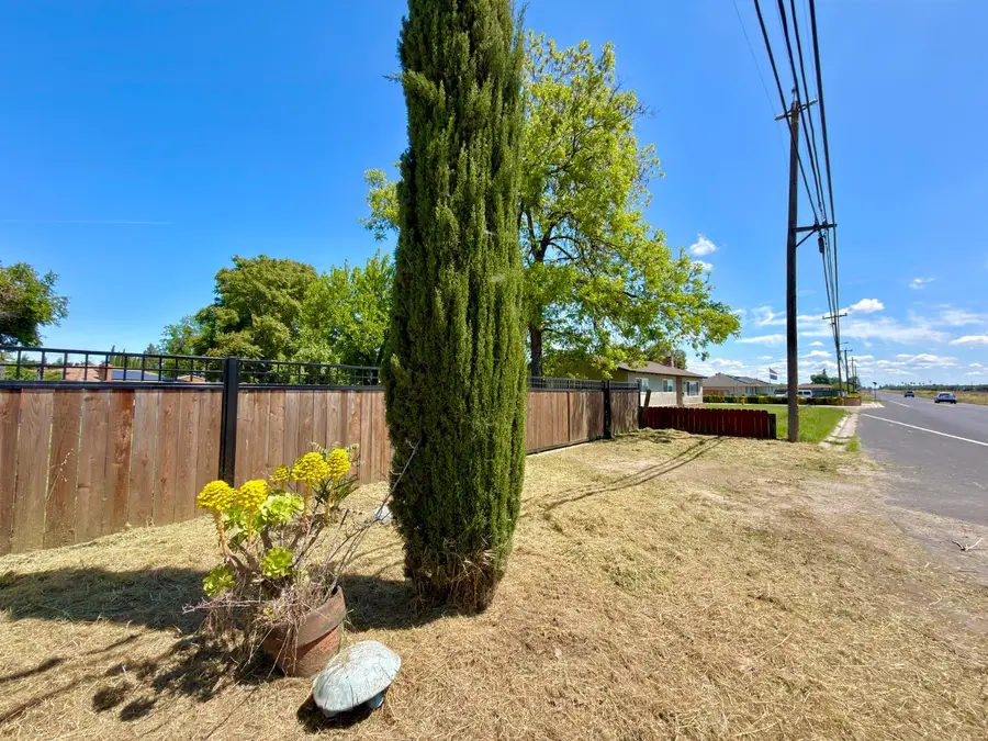 2330 Main Street, Escalon, CA 95320 - #2