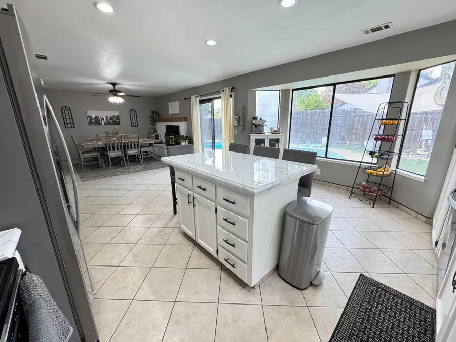 1541 Camphor Way, Lodi, CA 95242 - #2