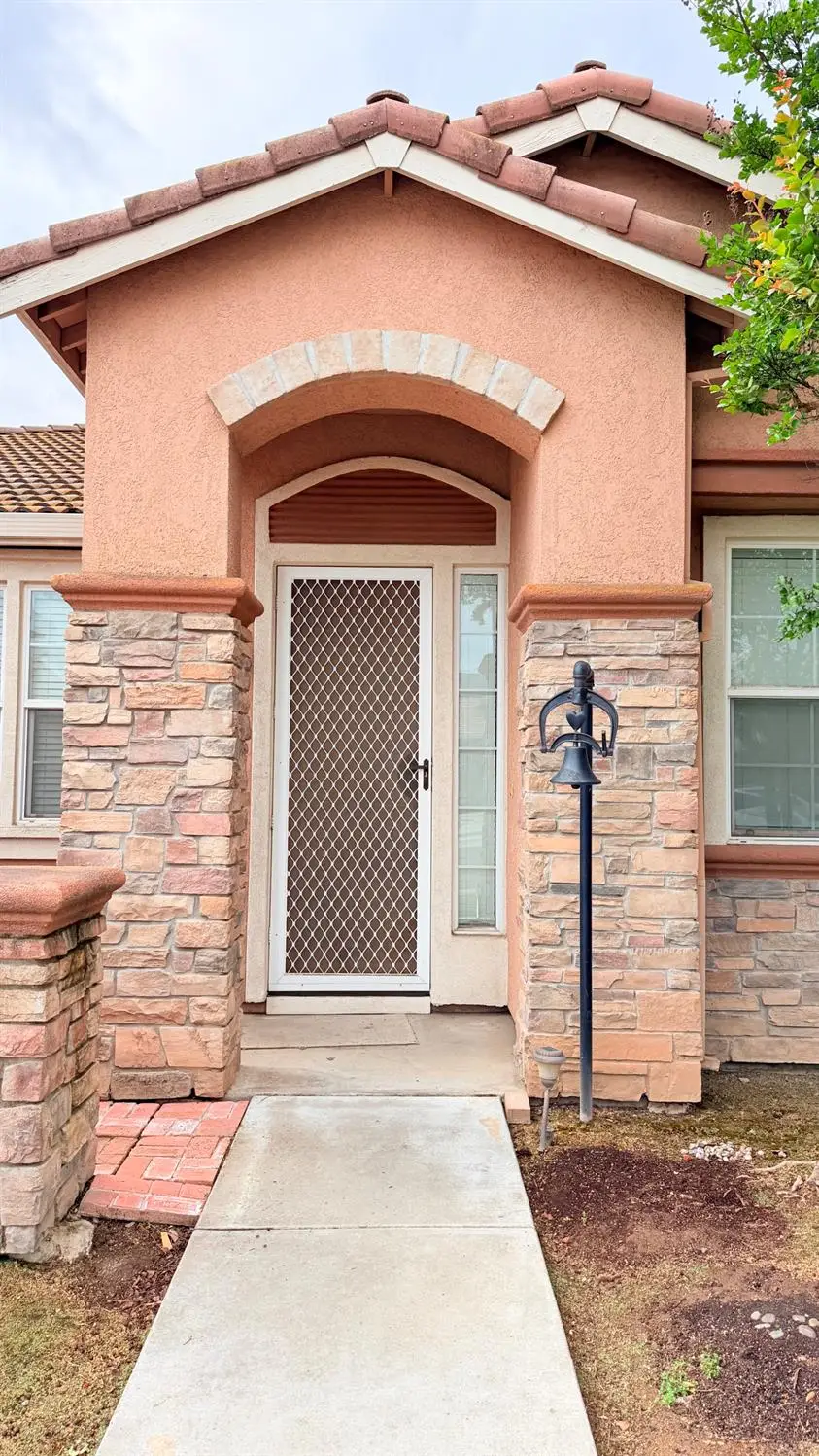 2518 Clayridge Court, Riverbank, CA 95367 - #3