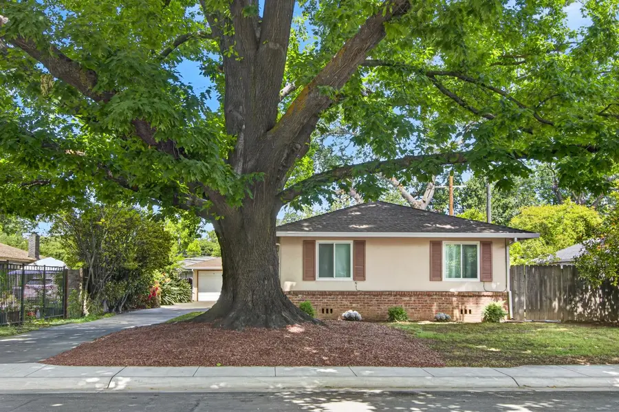 153 Globe Avenue, Sacramento, CA 95815 - #2