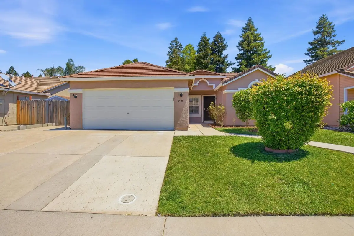 8425 Winterberry Drive, Elk Grove, CA 95624 - #1
