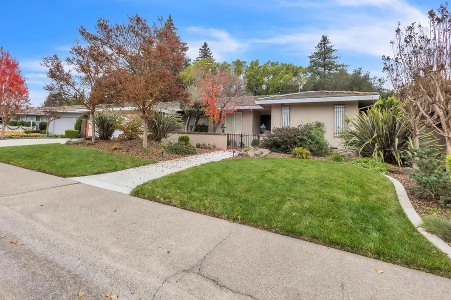 61 Saratoga Circle, Sacramento, CA 95864 - #3