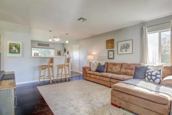 1424 Kitchner Road, Sacramento, CA 95822