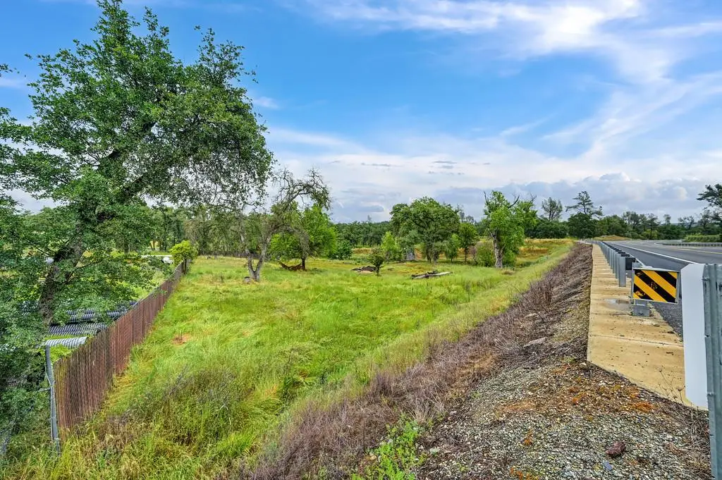 9324 Browns Valley School Rd, Browns Valley, CA 95918 - #1