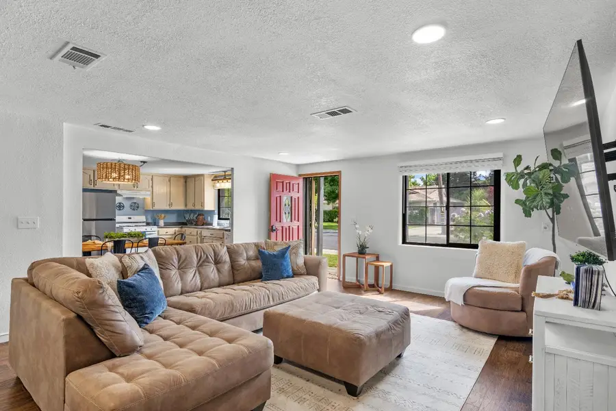 1641 Walnut Avenue, Escalon, CA 95320 - #3