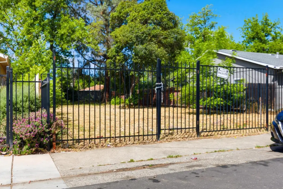 4046 43rd Street, Sacramento, CA 95820 - #1