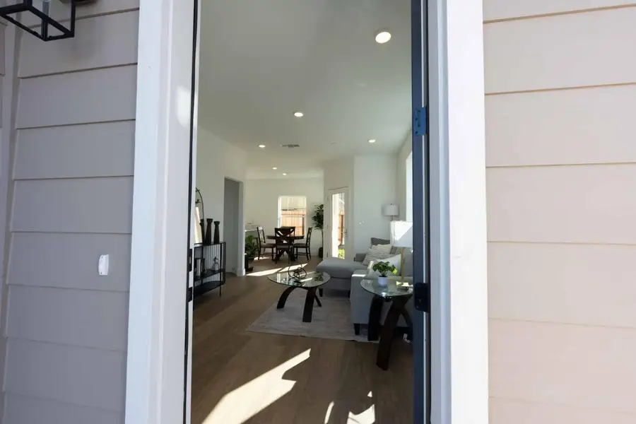 16 Morrison Avenue, Sacramento, CA 95838 - #3