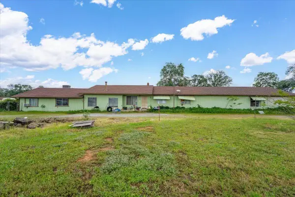 22189 Old Alturas Rd, Redding, CA 96003