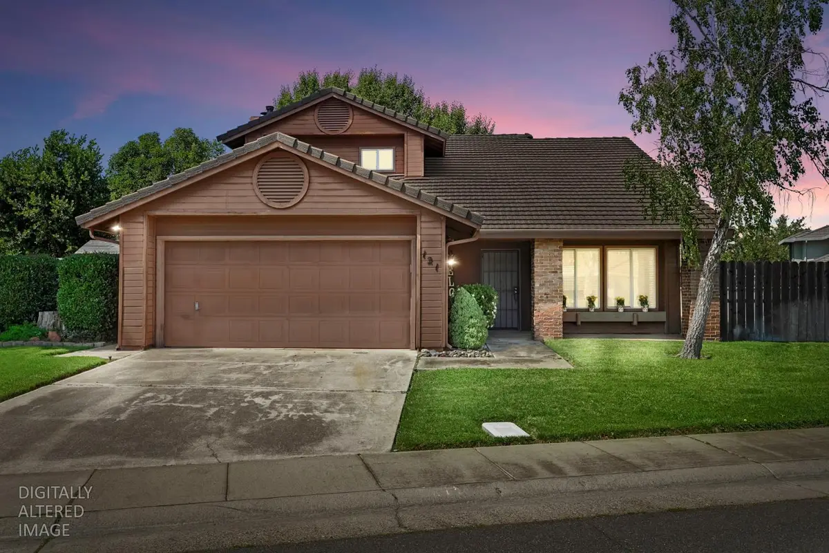 121 Quail Hollow Dr, Galt, CA 95632 - #1