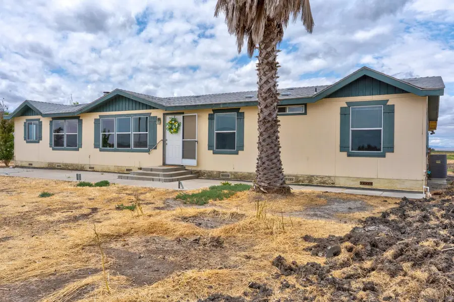 20639 S Lexington Avenue, Dos Palos, CA 93620 - #2
