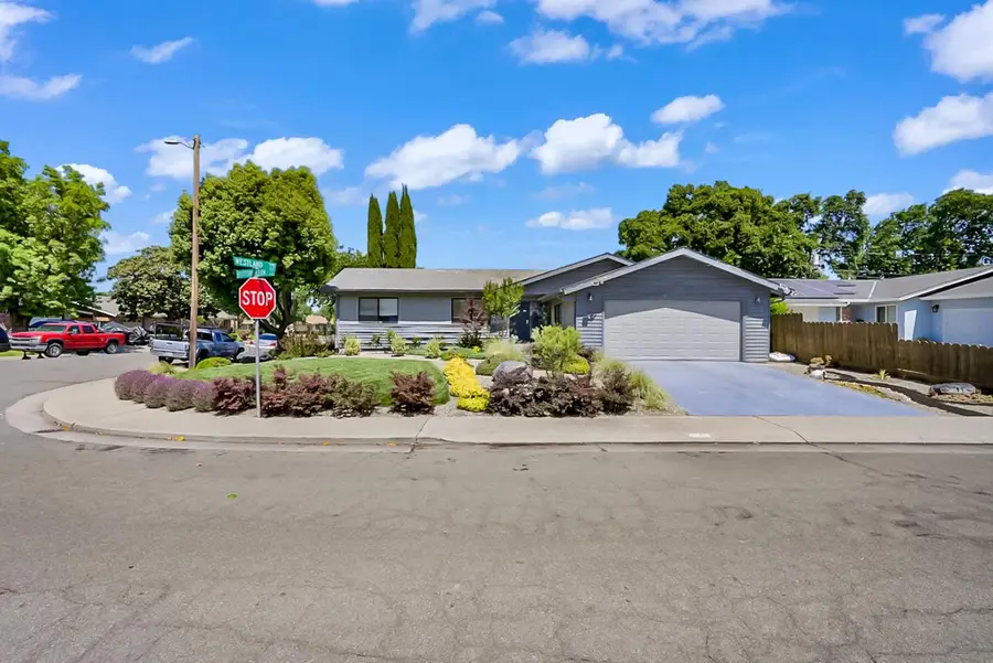 2727 Buttonwillow Avenue, Stockton, CA 95207 - #3