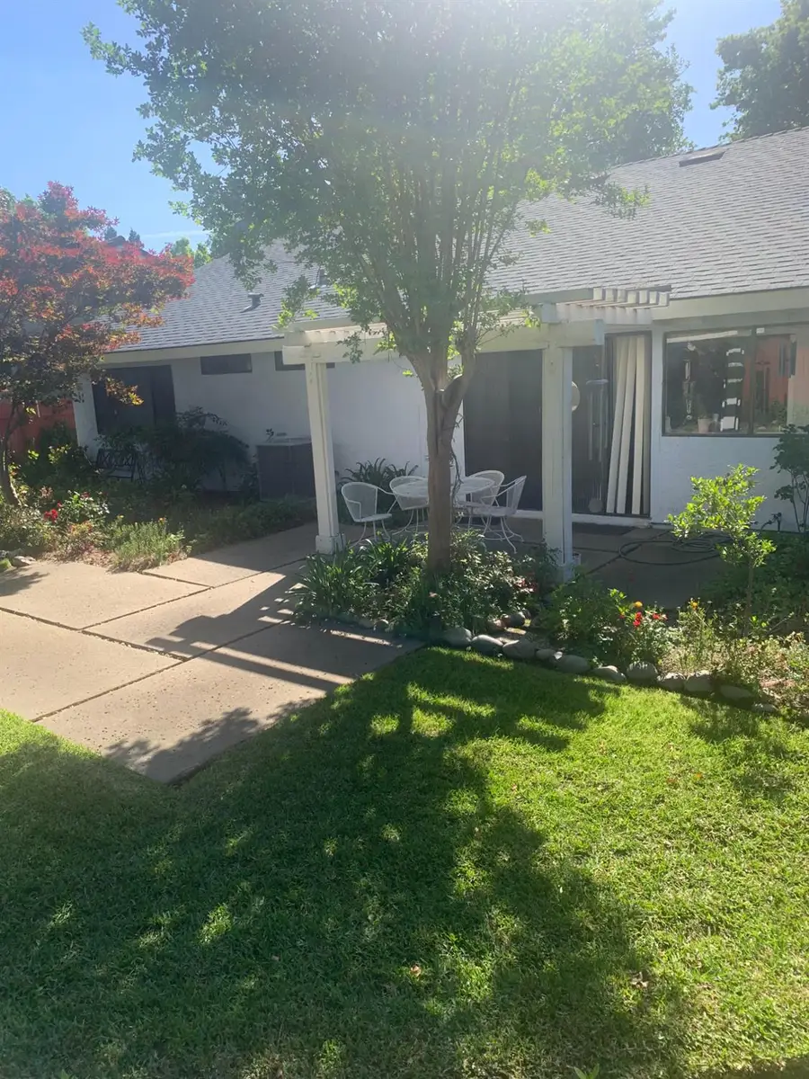 7451 W Desertwind Way, Sacramento, CA 95831 - #2