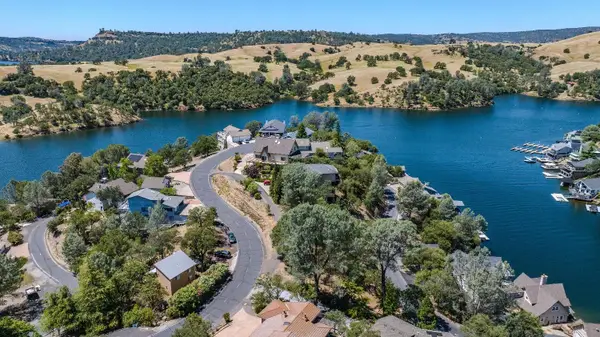 215 Oakhurst Court, Copperopolis, CA 95228